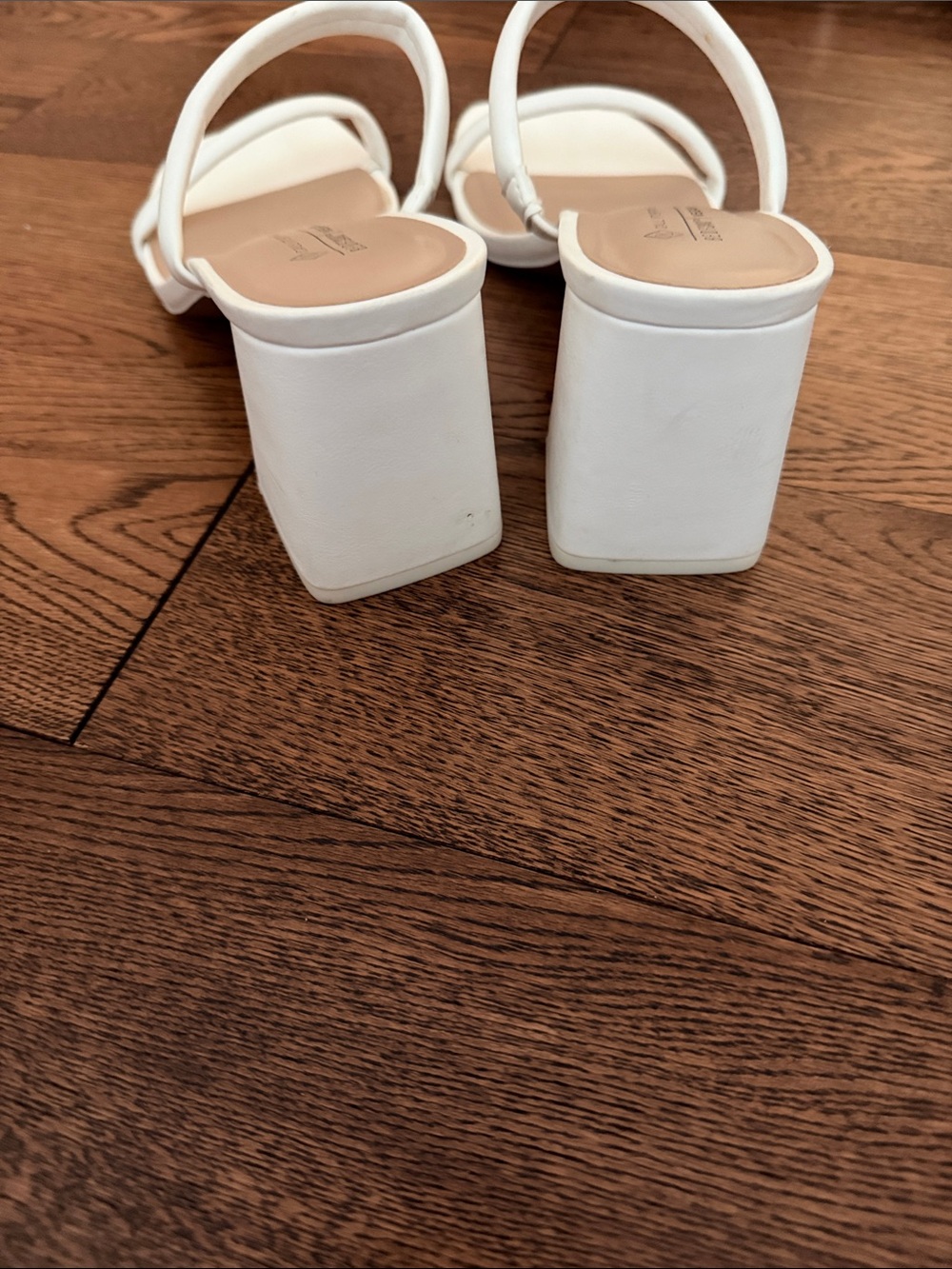 Call it Spring white sandals - Picture 3 of 4